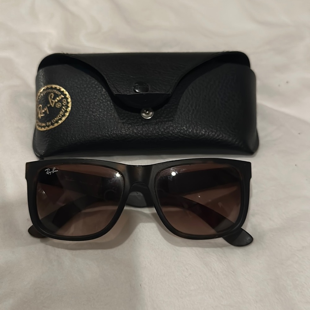 Authentic Ray Ban Justin Sunglasses!!! Matte tortoise shell, medium size for all